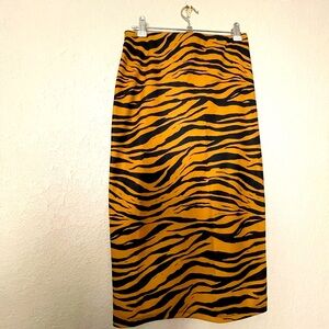NWOT Zara tiger print skirt